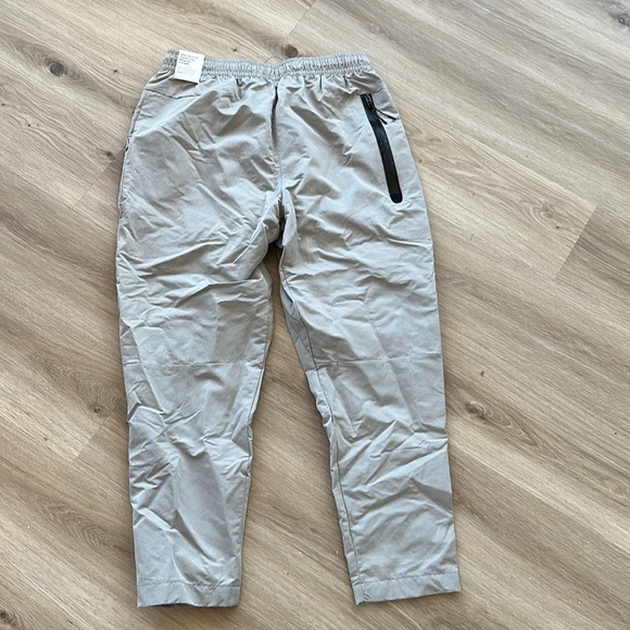 Nike Sportswear Tech Essentials
Men's lined Commuter Pants size large grey - Picture 6 of 6